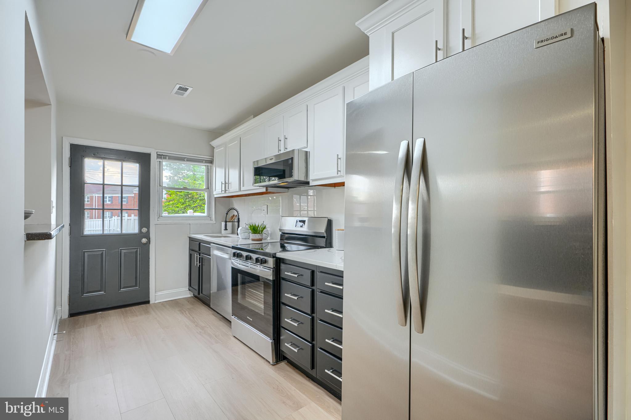 3901 Mountwood Road Baltimore, MD 21229 - Photo 12 of 40