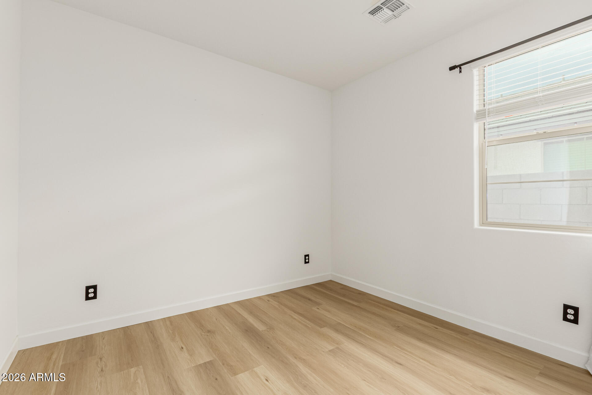 11985 South 173rd Avenue Goodyear, AZ 85338 - Photo 32 of 78 Guest bedroom No. 1