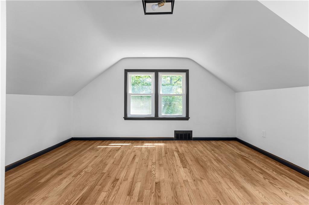 146 Ridgewood Road Coraopolis, PA 15108 - Photo 25 of 31 an empty room with a window