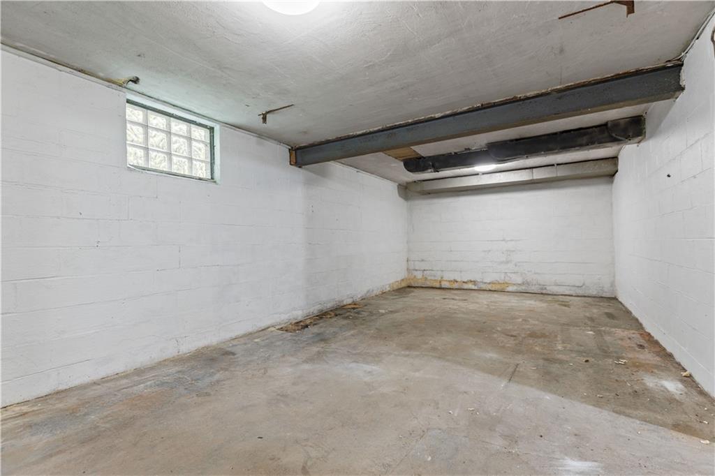 146 Ridgewood Road Coraopolis, PA 15108 - Photo 27 of 31 a view of an empty room