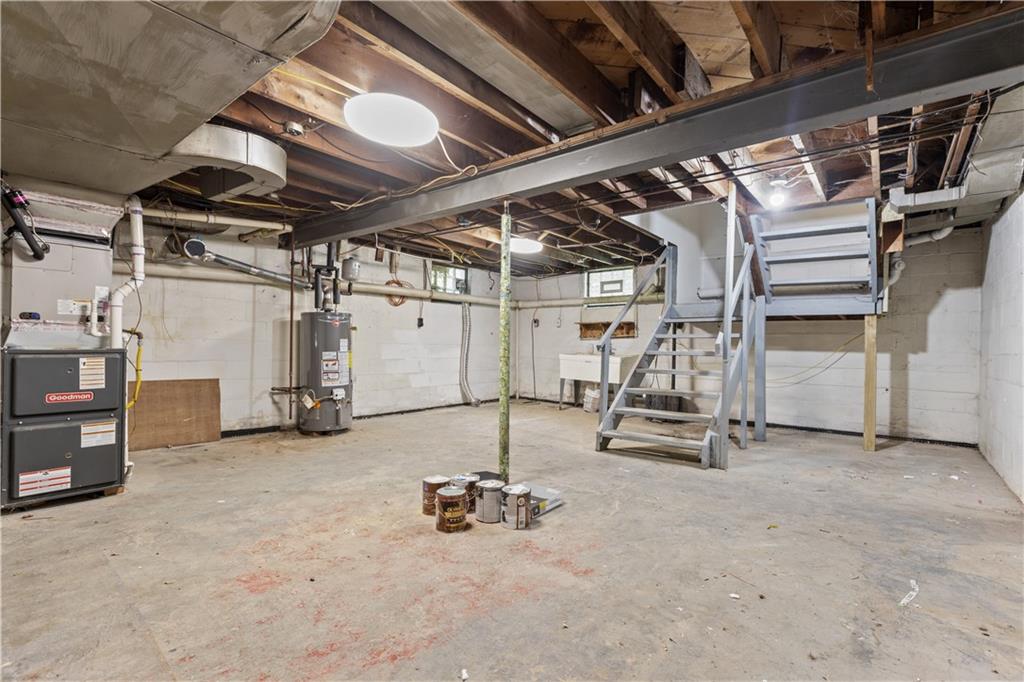 146 Ridgewood Road Coraopolis, PA 15108 - Photo 28 of 31 a view of a room with gym equipment