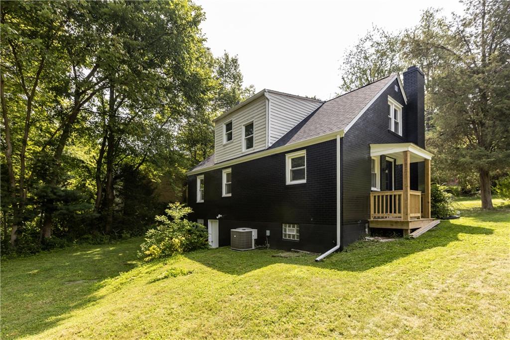 146 Ridgewood Road Coraopolis, PA 15108 - Photo 29 of 31 a view of a yard in front of house