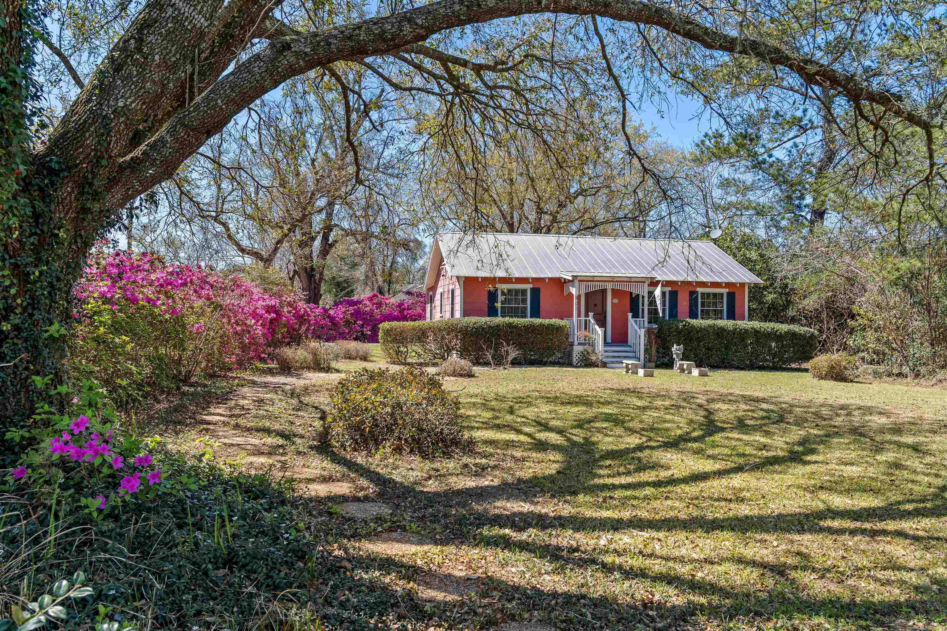 801 North Pine Street Foley, AL 36535 - Photo 1 of 27