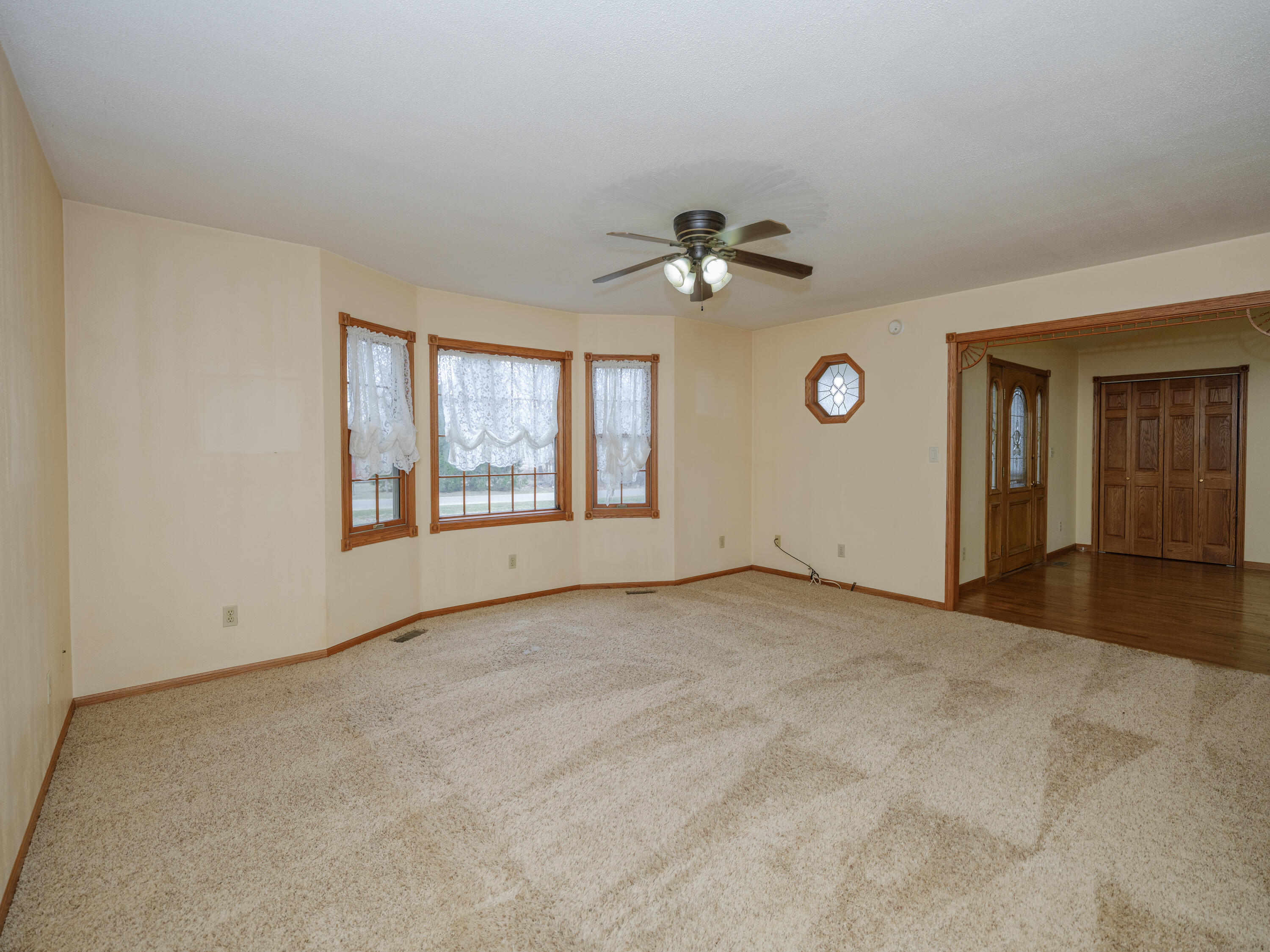28459 Kelly Road Sturgis, MI 49091 - Photo 4 of 37 28459 Kelly Rd-104