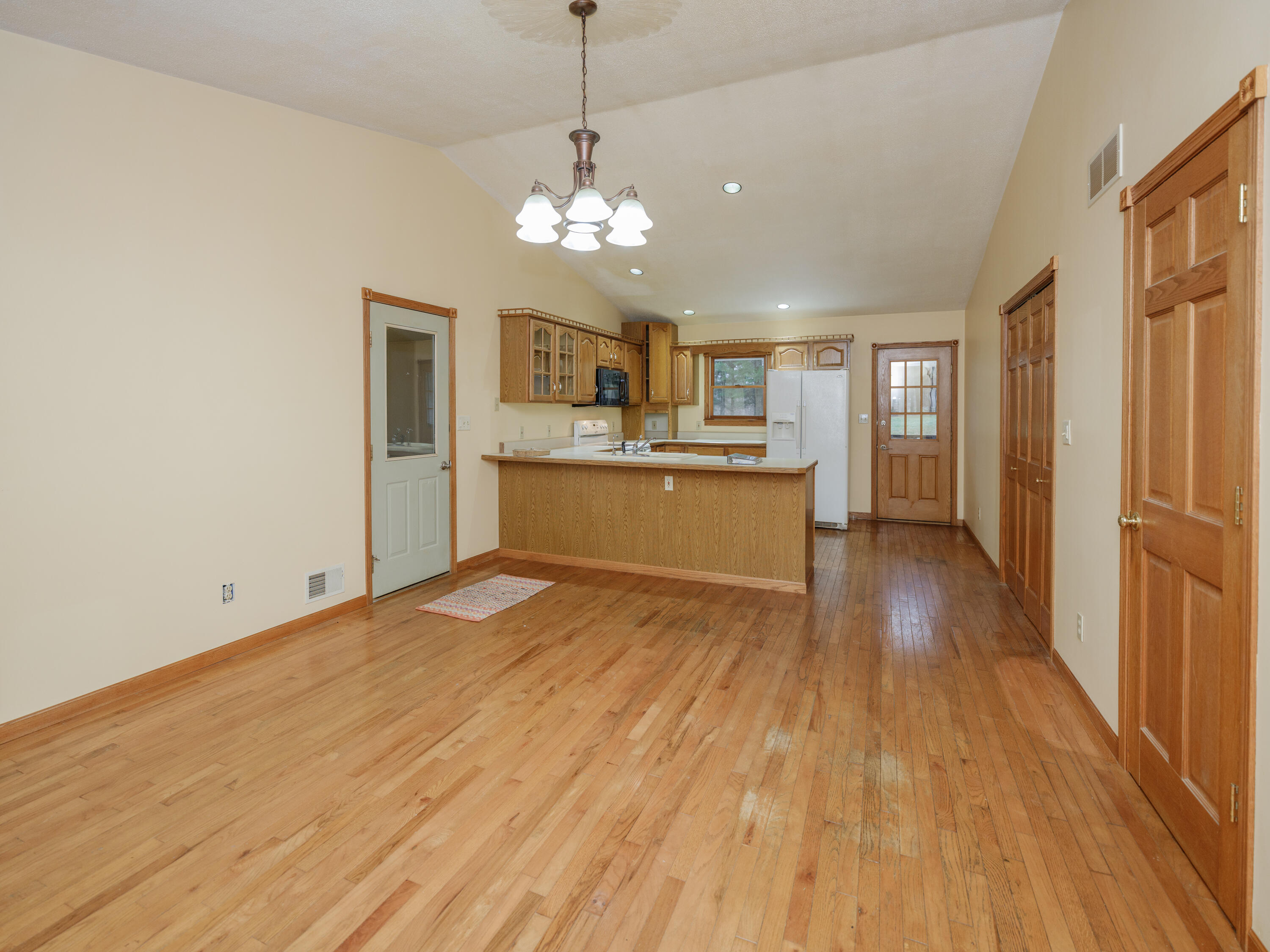 28459 Kelly Road Sturgis, MI 49091 - Photo 8 of 37 28459 Kelly Rd-108