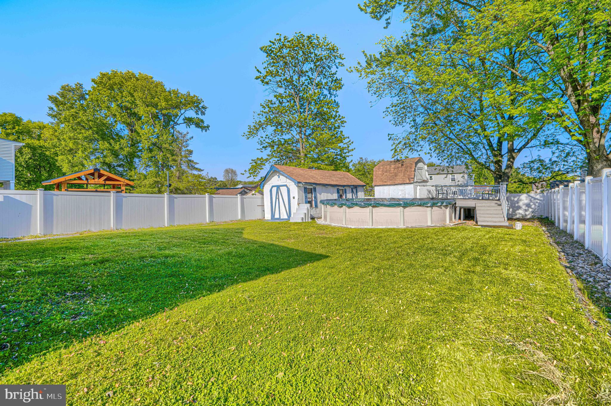 2215 Lodge Farm Road Baltimore, MD 21219 - Photo 38 of 38 Spacious level rear yard