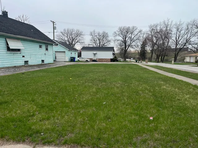 $11,750 | 4216 West 135th Street, Robbins, IL 60472