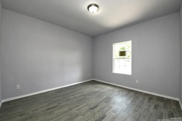 $234,900 | 870 West Southcross Boulevard, San Antonio, TX 78211