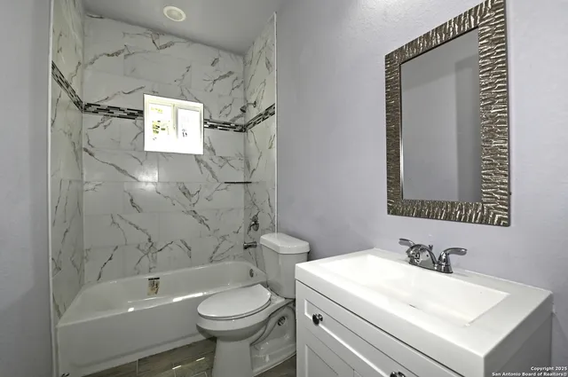 $234,900 | 870 West Southcross Boulevard, San Antonio, TX 78211