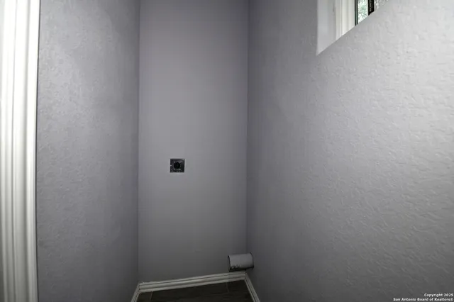 $234,900 | 870 West Southcross Boulevard, San Antonio, TX 78211