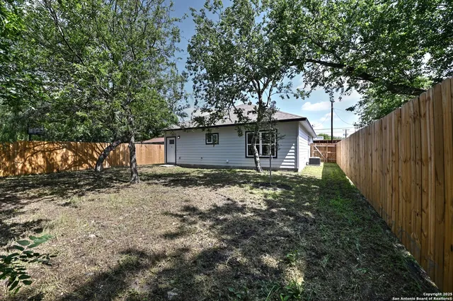 $234,900 | 870 West Southcross Boulevard, San Antonio, TX 78211