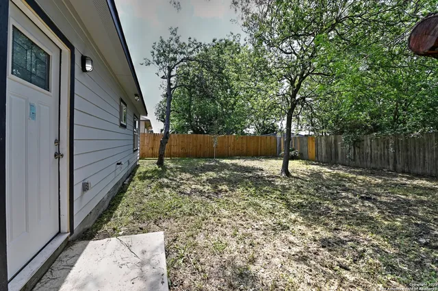 $234,900 | 870 West Southcross Boulevard, San Antonio, TX 78211