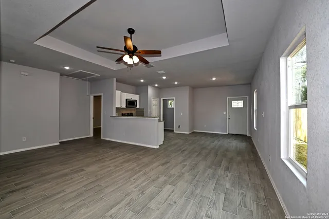 $234,900 | 870 West Southcross Boulevard, San Antonio, TX 78211