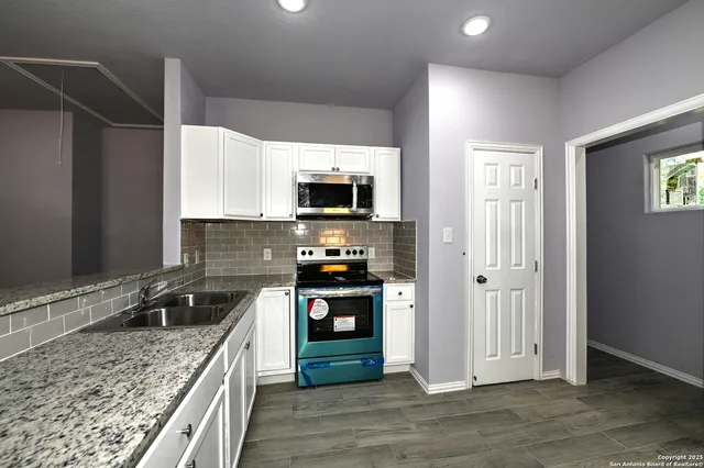 $234,900 | 870 West Southcross Boulevard, San Antonio, TX 78211