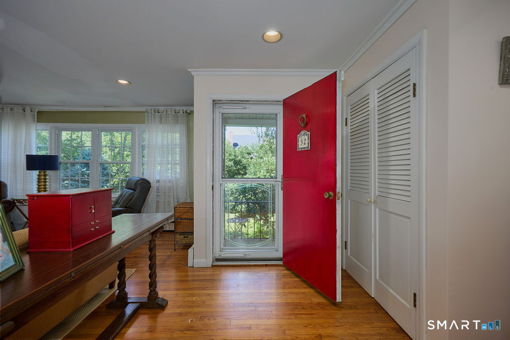 32 Lincoln Lane Ridgefield, CT 06877 - Photo 4 of 40 Gallery Image 4