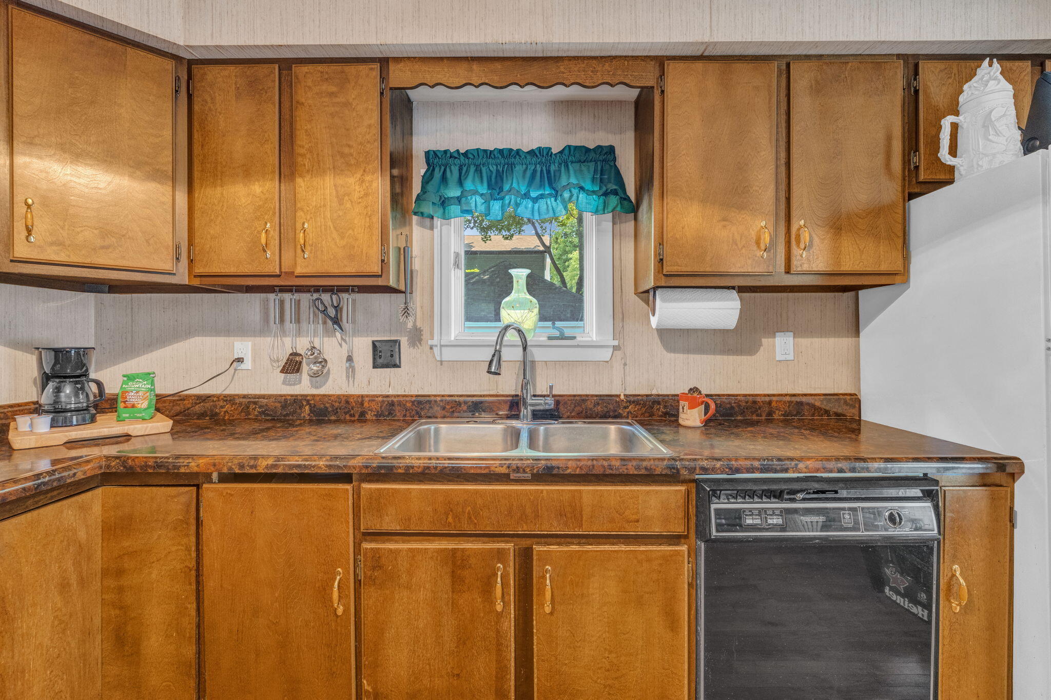 77 Center Street Bangor, ME 04401 - Photo 5 of 50 24-web-or-mls-77-center-st-all-3