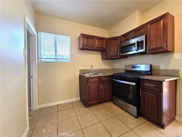 $2,200 | 6951 Garden Drive, Unit B, San Bernardino, CA 92404