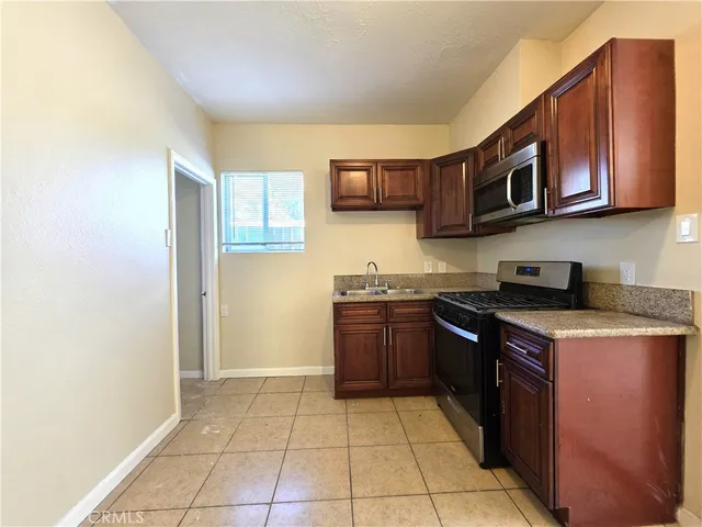 $2,200 | 6951 Garden Drive, Unit B, San Bernardino, CA 92404