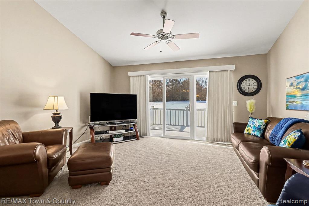 7241 Kings Way Flushing, MI 48433 - Photo 3 of 31