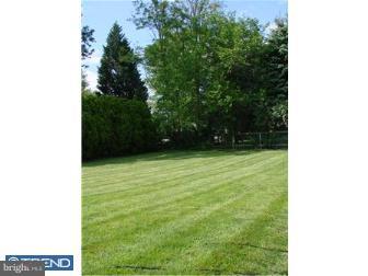 212 Crestview Road Hatboro, PA 19040 - Photo 4 of 11 Exterior Back