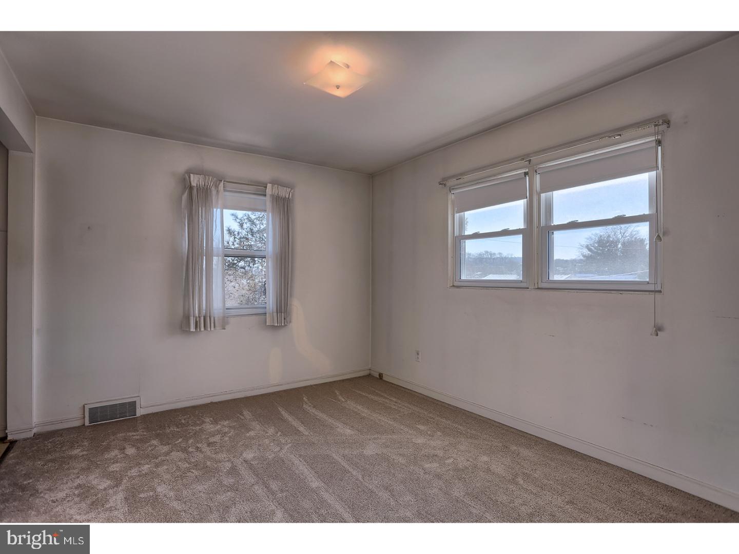 404 Mifflin Boulevard Reading, PA 19607 - Photo 3 of 14