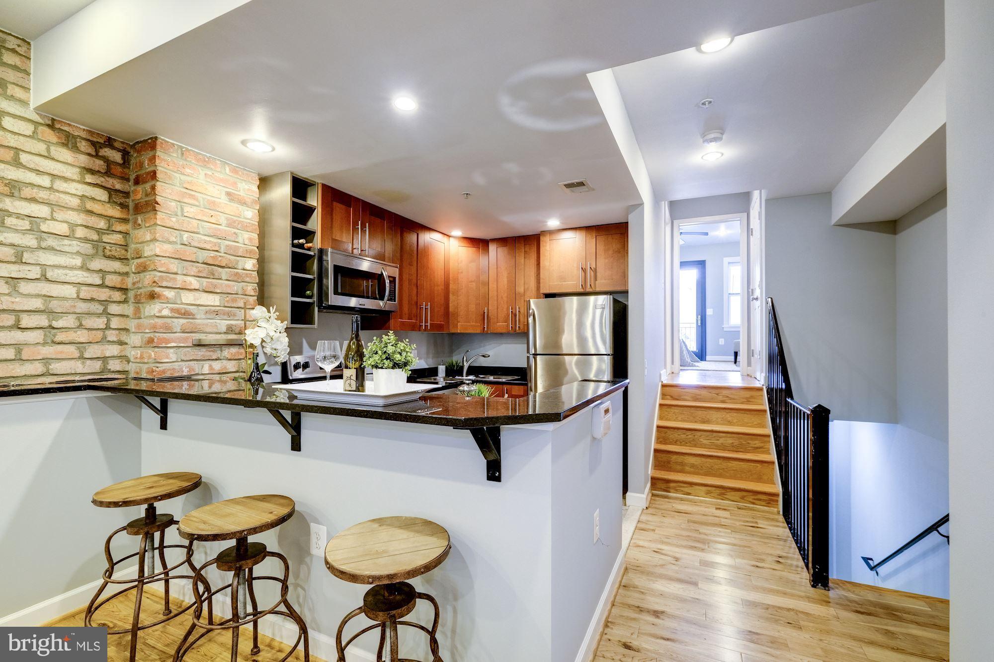 2242 Ontario Road Northwest, Unit 2 Washington, DC 20009 - Photo 3 of 21 Eat in ktichen