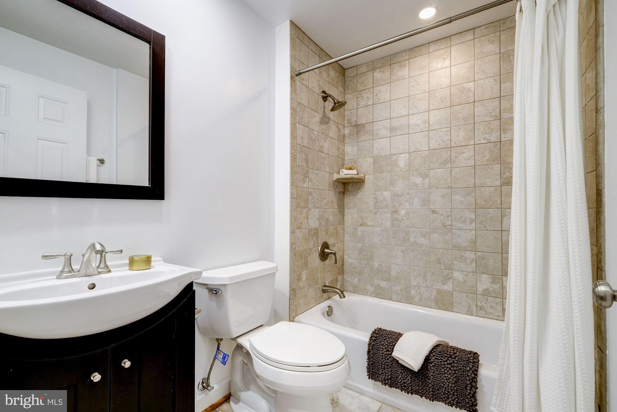 2242 Ontario Road Northwest, Unit 2 Washington, DC 20009 - Photo 7 of 21