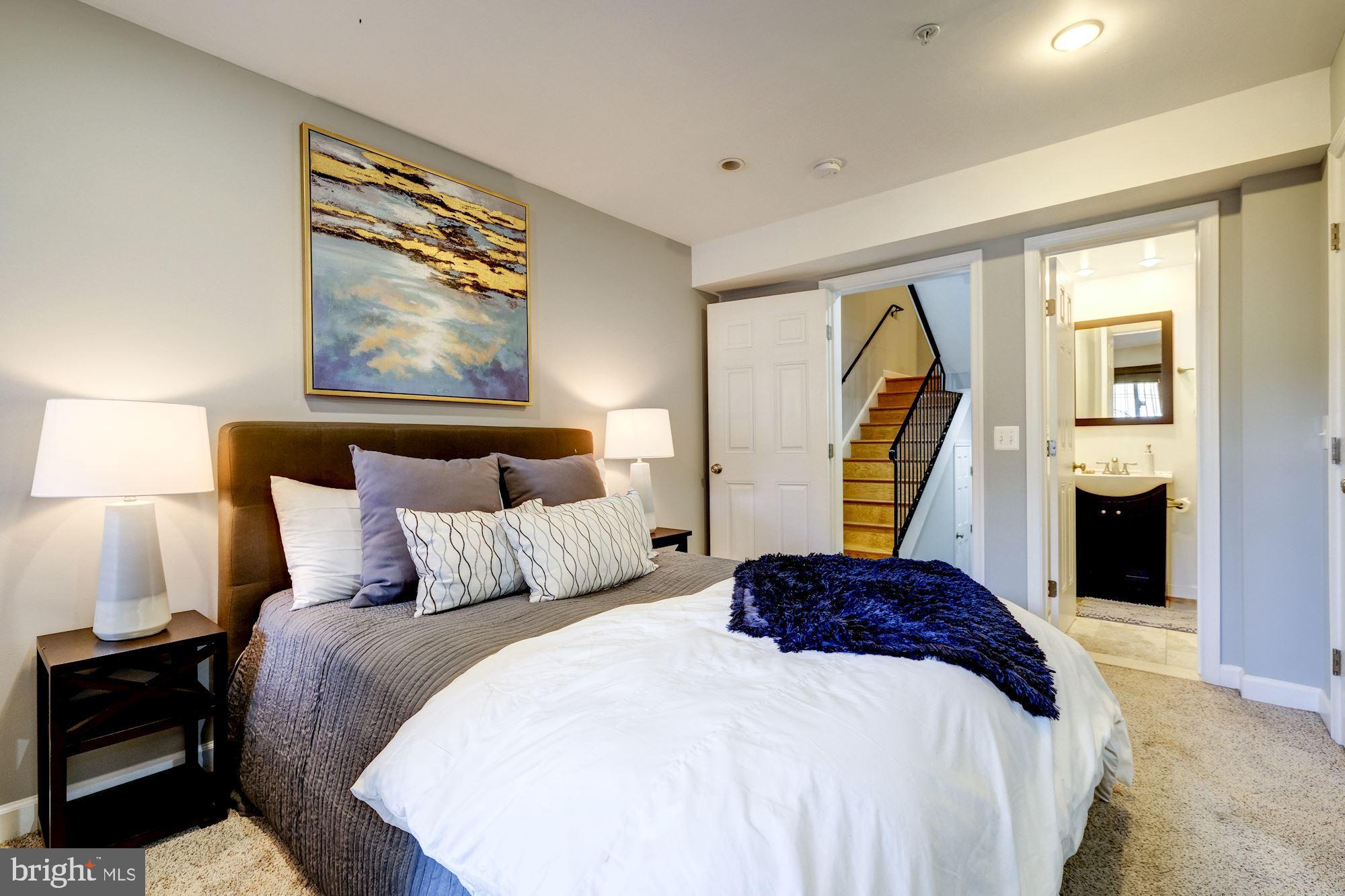 2242 Ontario Road Northwest, Unit 2 Washington, DC 20009 - Photo 9 of 21