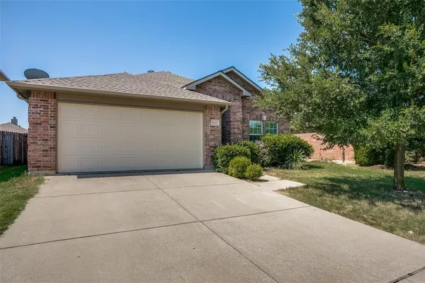 $2,100 | 5617 Talons Crest Circle, Fort Worth, TX 76179