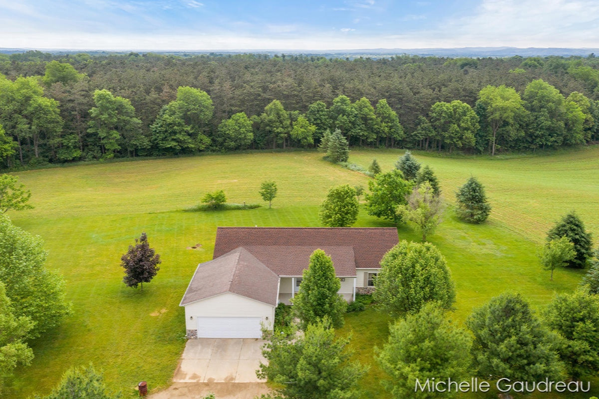 12567 Bass Road Wayland, MI 49348 - Photo 31 of 43 IMG_1030