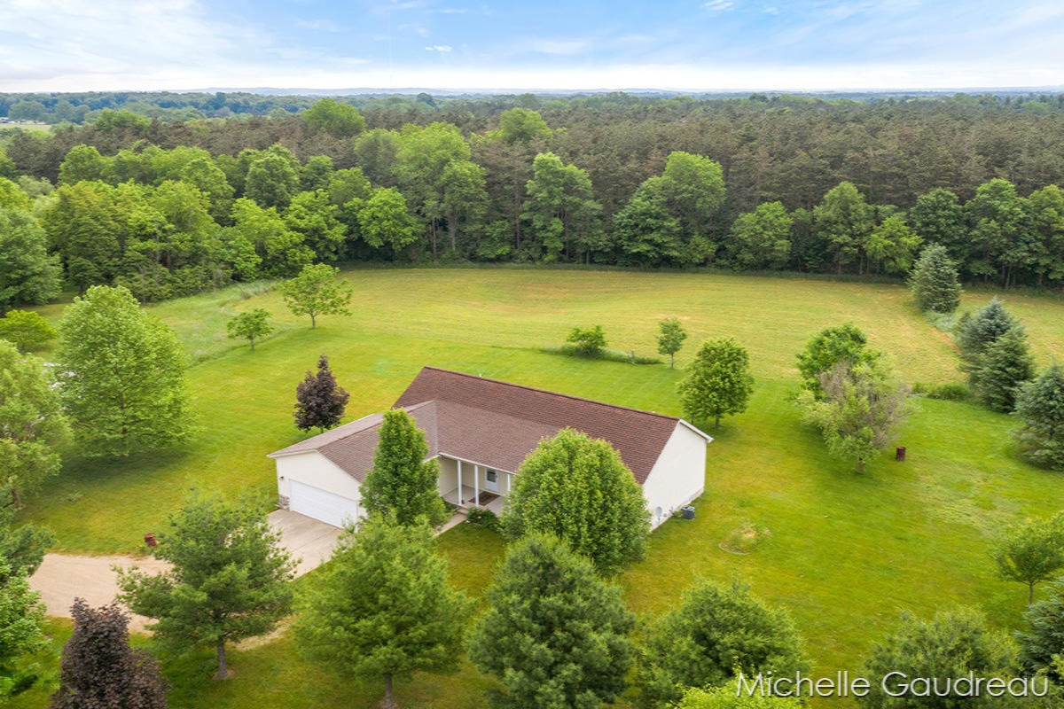 12567 Bass Road Wayland, MI 49348 - Photo 32 of 43 IMG_1031