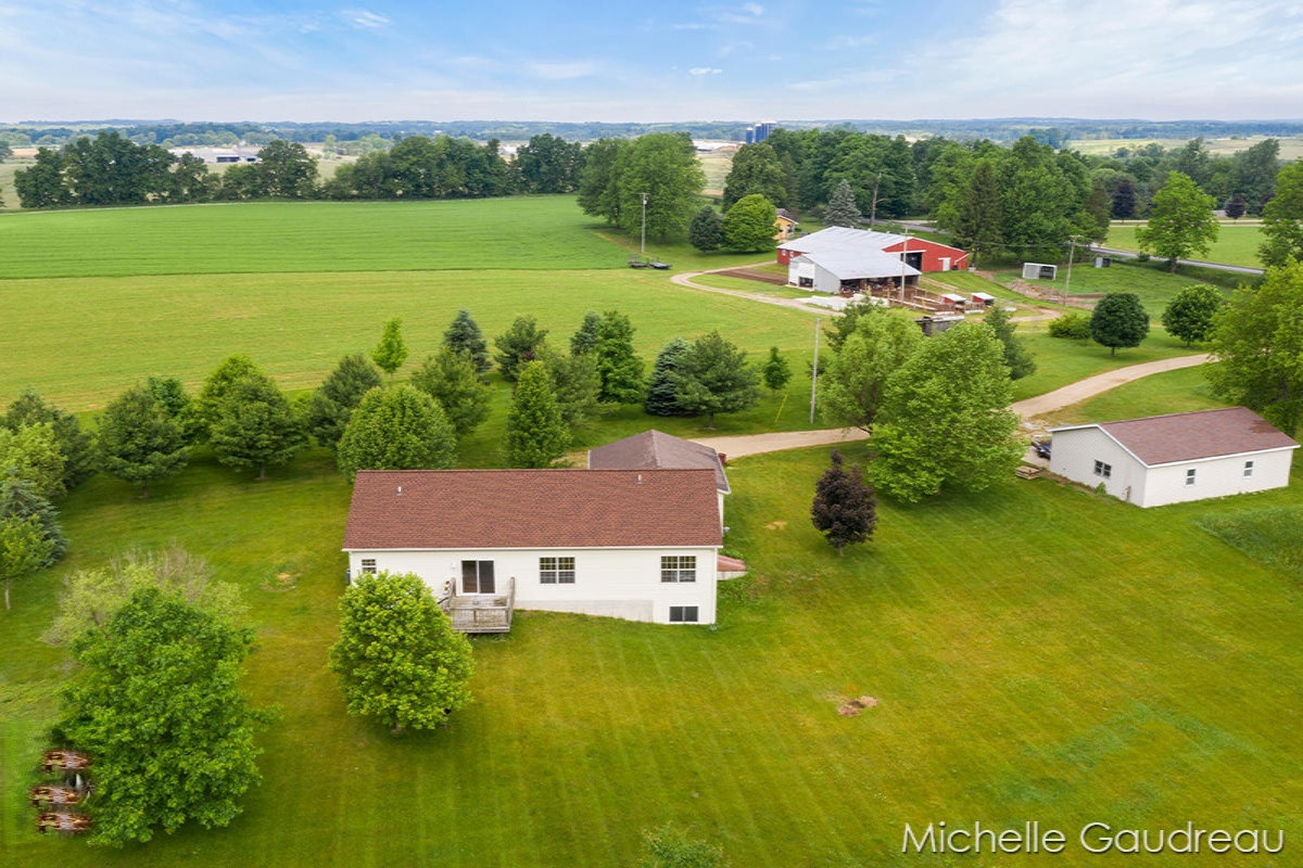 12567 Bass Road Wayland, MI 49348 - Photo 34 of 43 IMG_1033