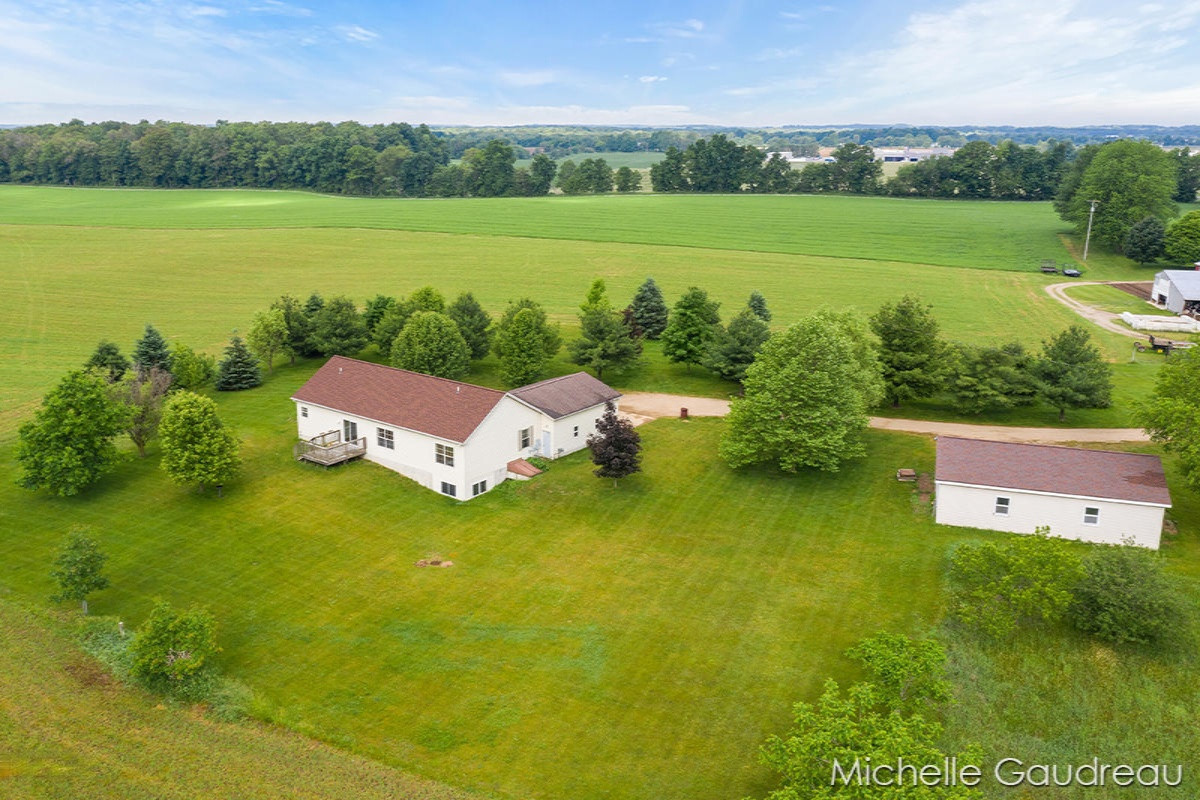 12567 Bass Road Wayland, MI 49348 - Photo 35 of 43 IMG_1034