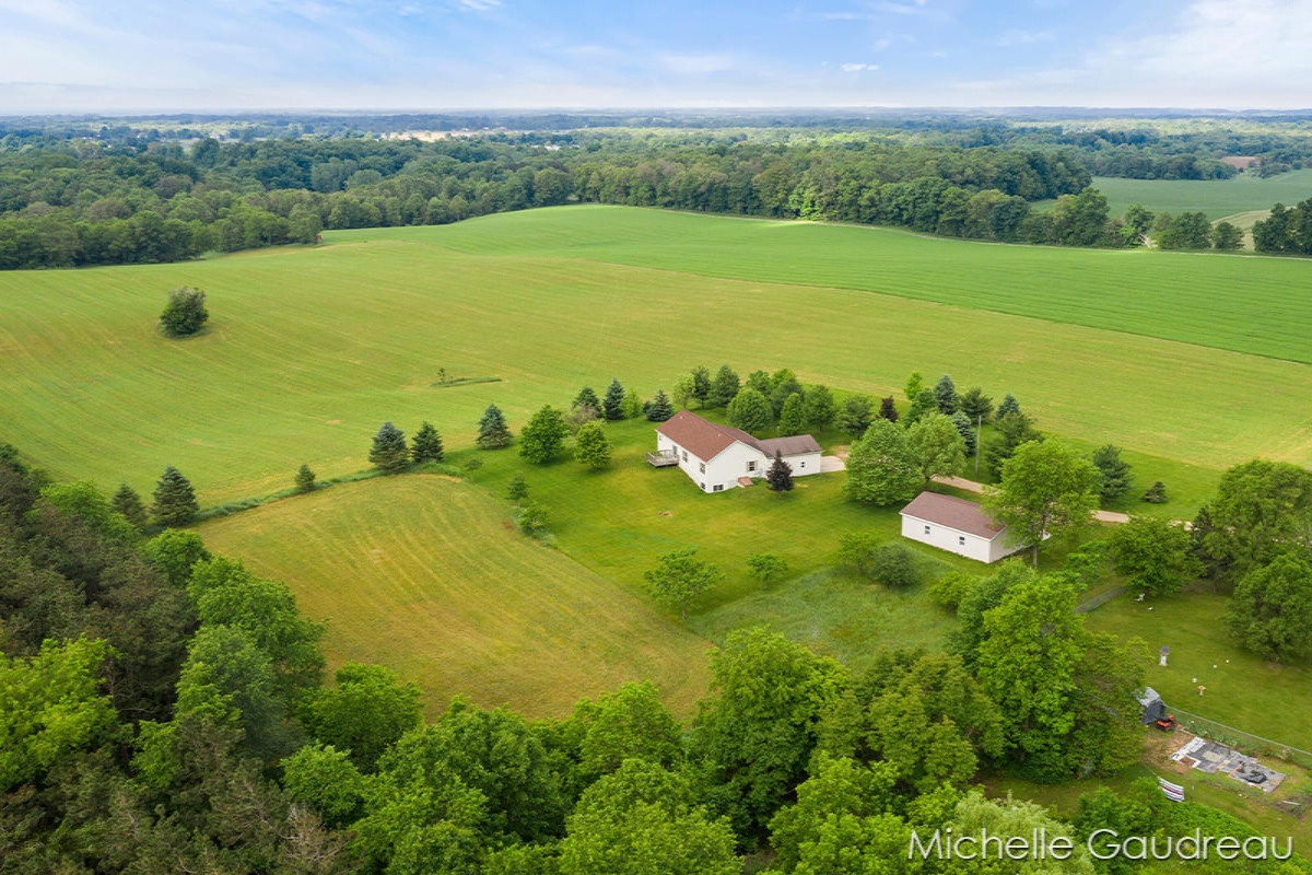 12567 Bass Road Wayland, MI 49348 - Photo 38 of 43 IMG_1037