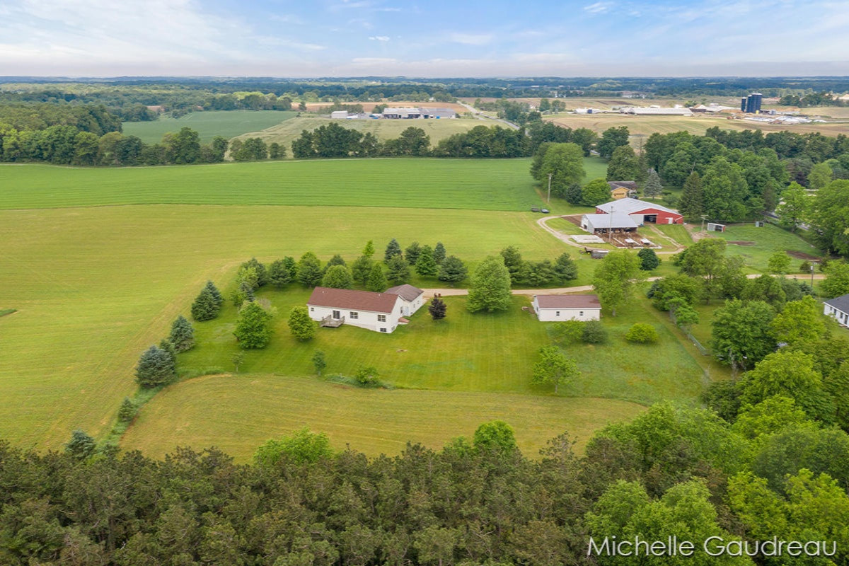 12567 Bass Road Wayland, MI 49348 - Photo 39 of 43 IMG_1038