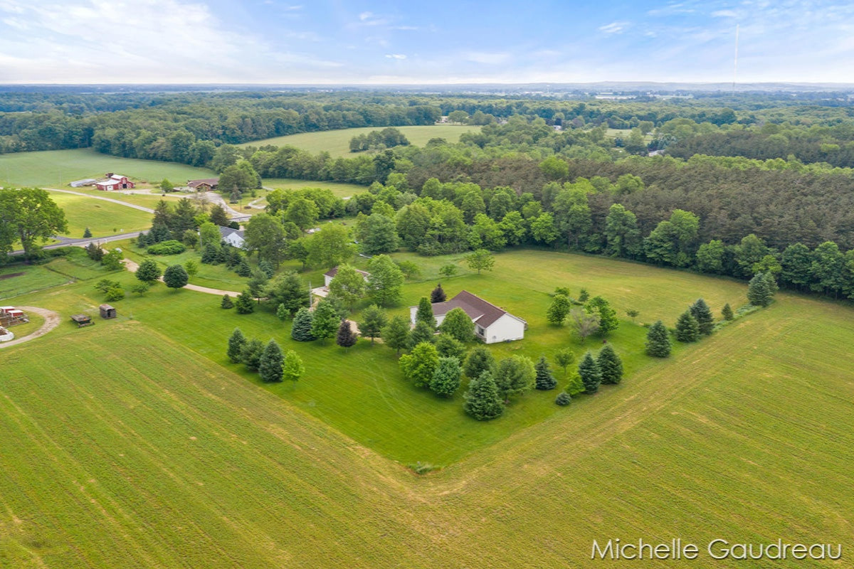 12567 Bass Road Wayland, MI 49348 - Photo 42 of 43 IMG_1041