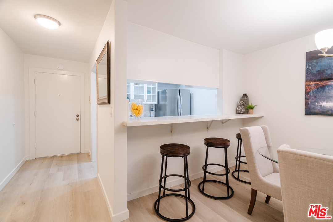 1252 11th Street, Unit 105 Santa Monica, CA 90401 - Photo 3 of 23