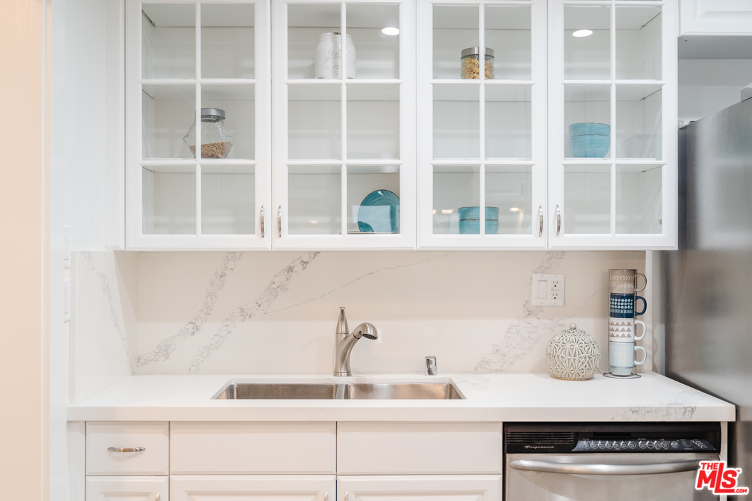 1252 11th Street, Unit 105 Santa Monica, CA 90401 - Photo 7 of 23