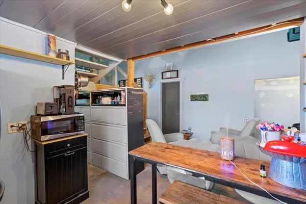 $299,900 | 6690 Highway 291, Nine Mile Falls, WA 99026