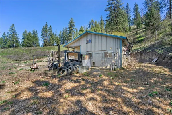$299,900 | 6690 Highway 291, Nine Mile Falls, WA 99026