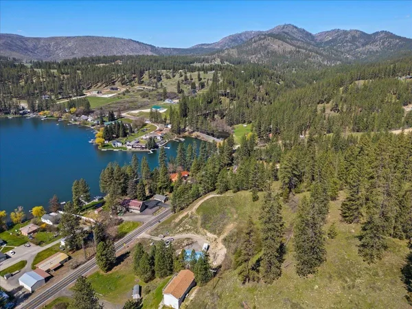$299,900 | 6690 Highway 291, Nine Mile Falls, WA 99026
