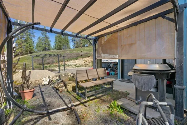 $299,900 | 6690 Highway 291, Nine Mile Falls, WA 99026