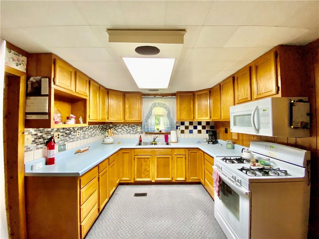 2008 Laurel Road Shelocta, PA 15774 - Photo 13 of 24 Gallery Image 13