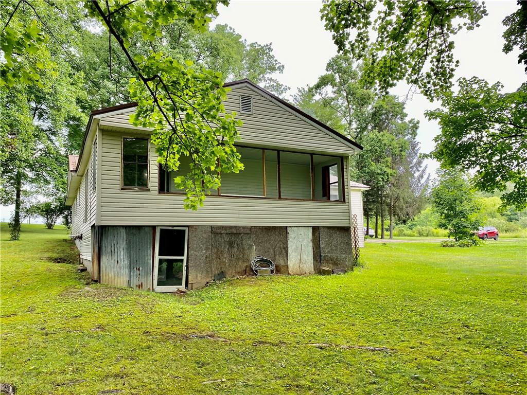 2008 Laurel Road Shelocta, PA 15774 - Photo 4 of 24 Gallery Image 4