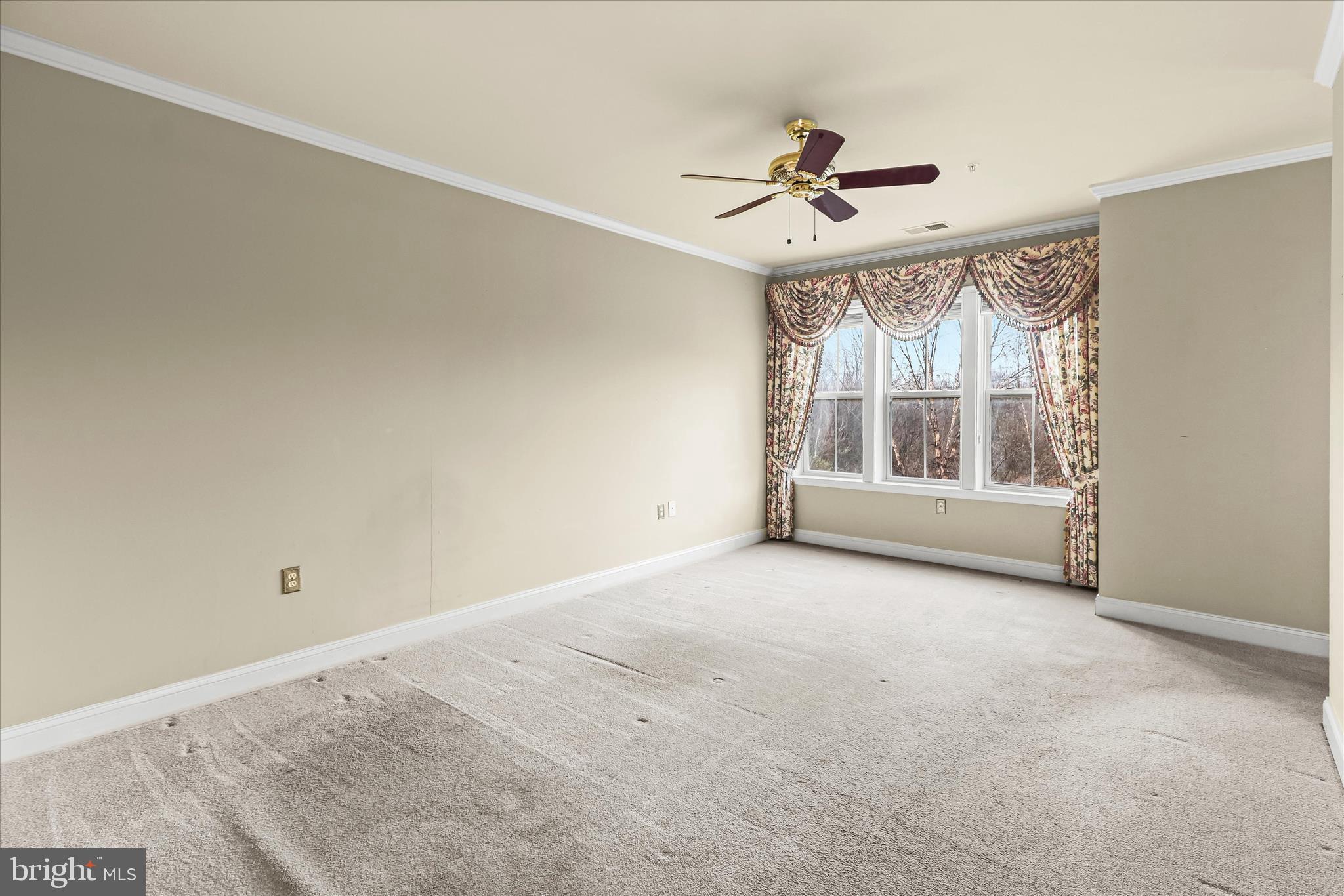 2250 Bear Den Road, Unit 104 Frederick, MD 21701 - Photo 29 of 81 Primary Bedroom - WIC - En-Suite Full Bath