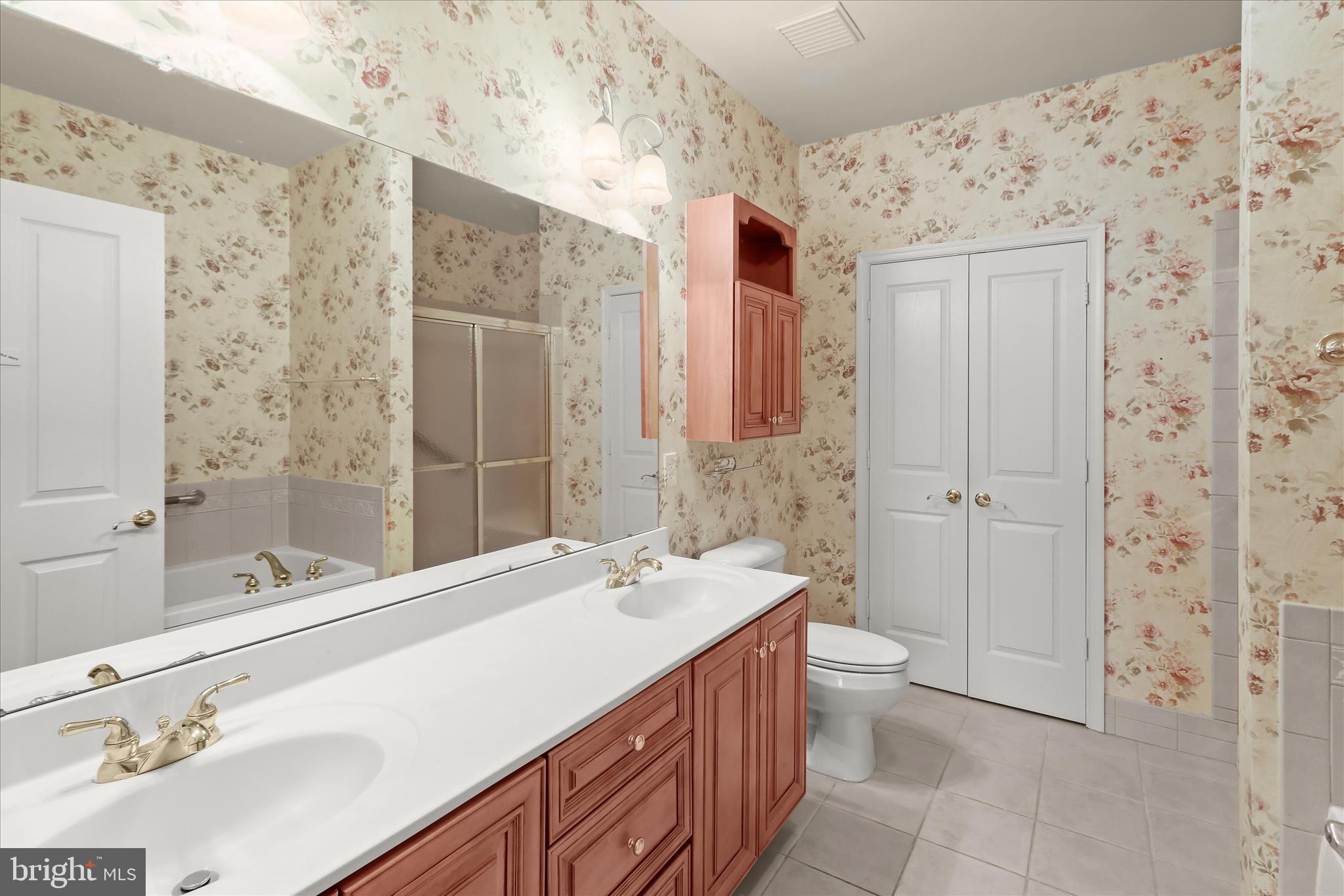 2250 Bear Den Road, Unit 104 Frederick, MD 21701 - Photo 33 of 81 Primary En-Suite Full Bath