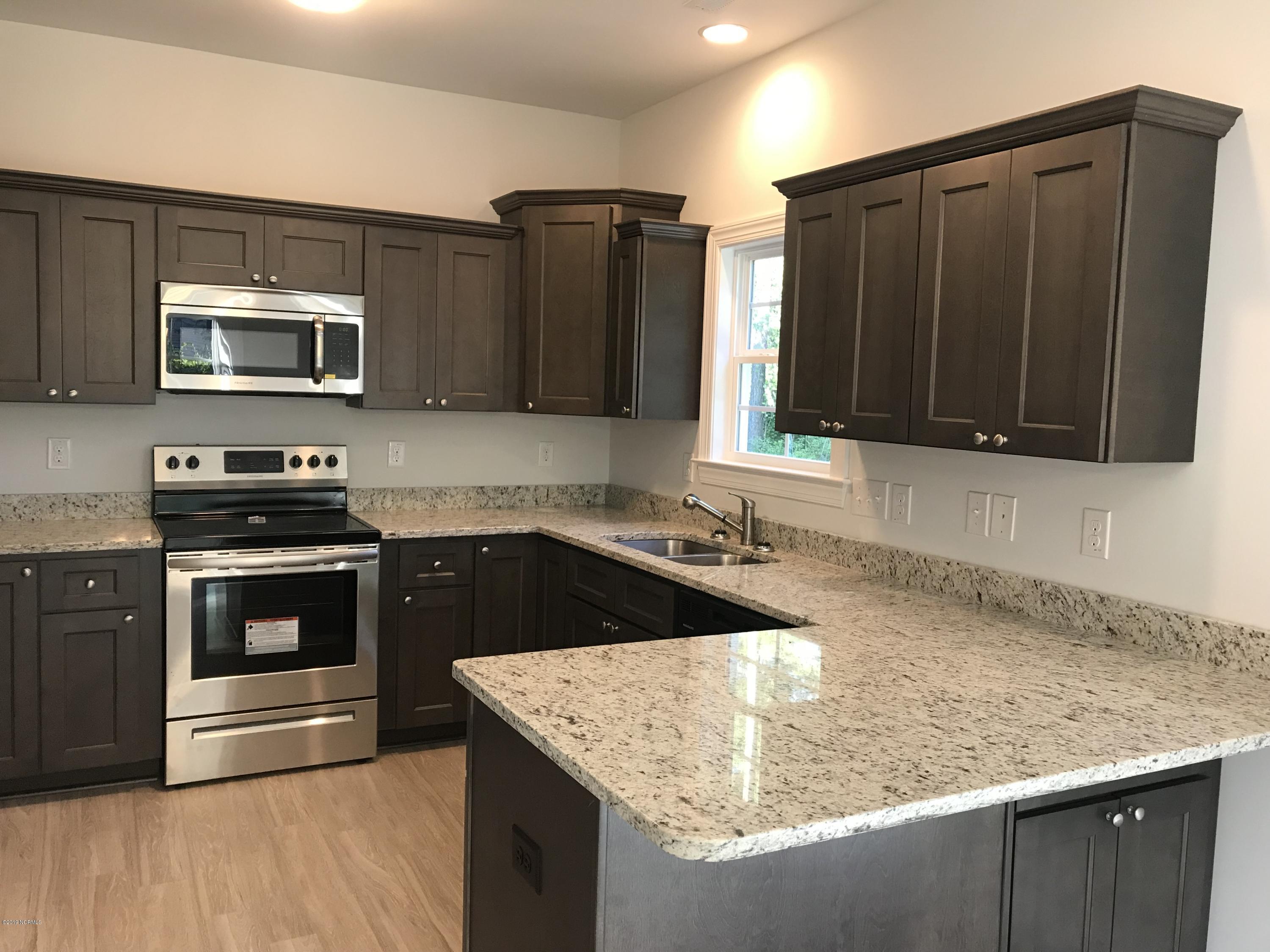 105 Rita Lane Hampstead, NC 28443 - Photo 12 of 32 12
