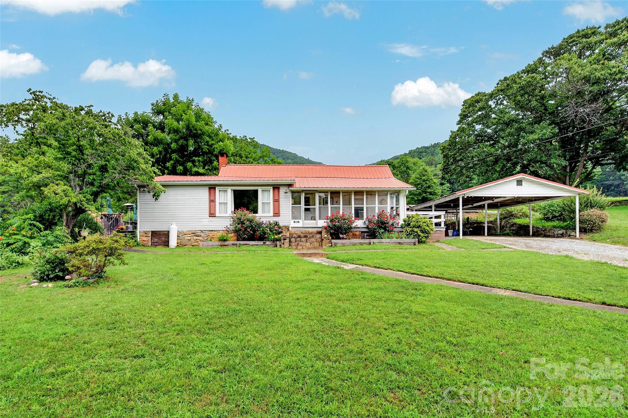 664 Paxton Creek Road Marion, NC 28752 - Photo 34 of 47