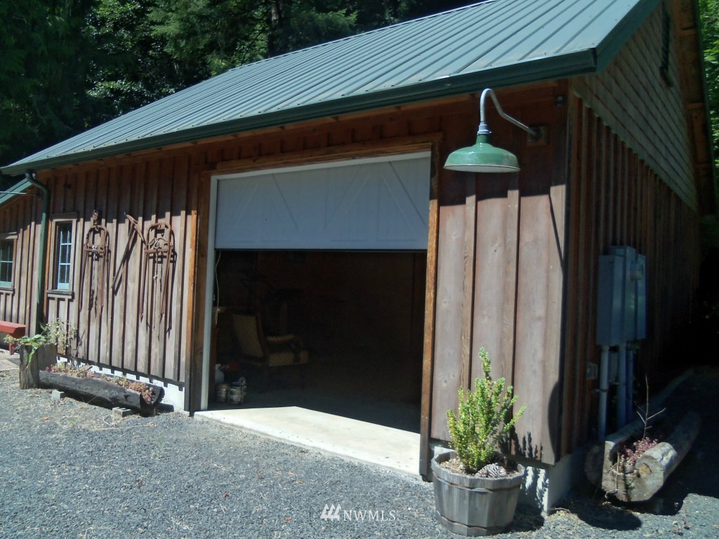 195 South Hawkins Road Winlock, WA 98596 - Photo 17 of 19
