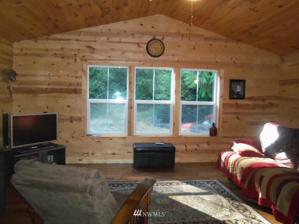 195 South Hawkins Road Winlock, WA 98596 - Photo 3 of 19